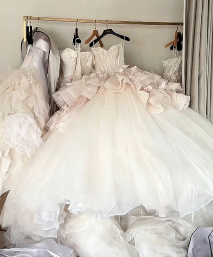Romantic Strapless Ruffled Wedding Dress Tulle Appliques Bridal Dress GG6215