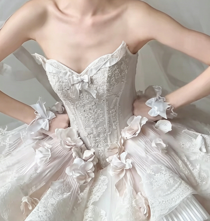 Romantic Strapless Ruffled Wedding Dress Tulle Appliques Bridal Dress GG6215