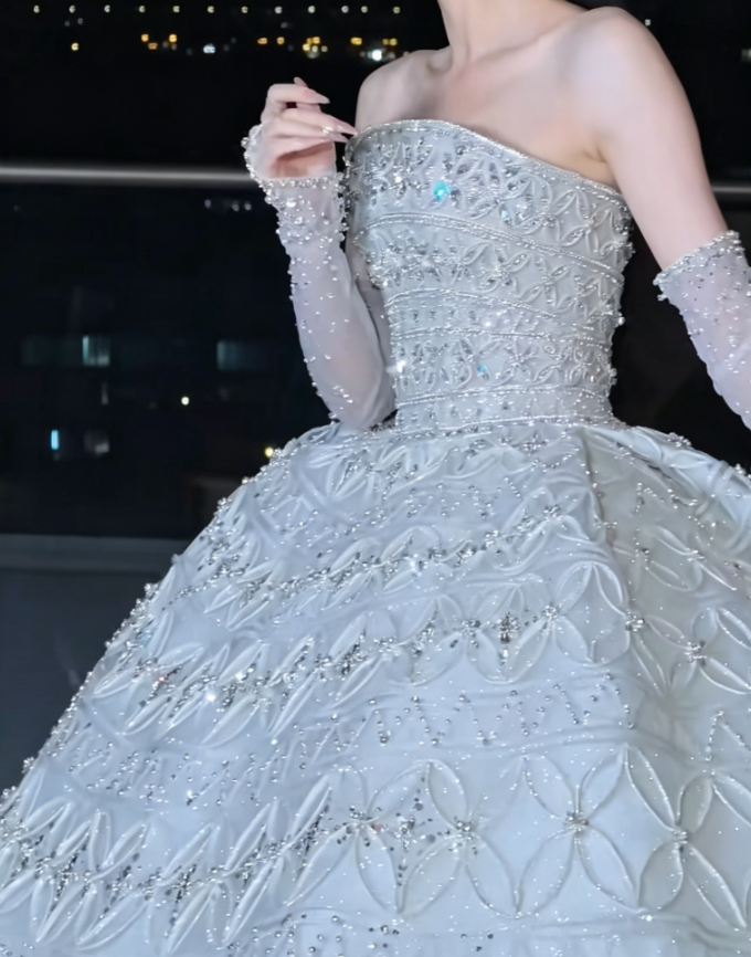 Gorgeous Strapless Long Wedding Dress Beading A-Line Bridal Dress GG6230