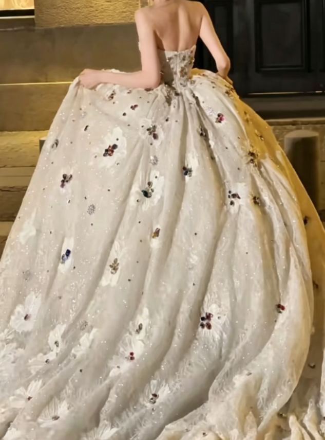 Luxurious Strapless Sequins White Prom Dress Rhinestones Appliques A-Line Evening Dress GG6247