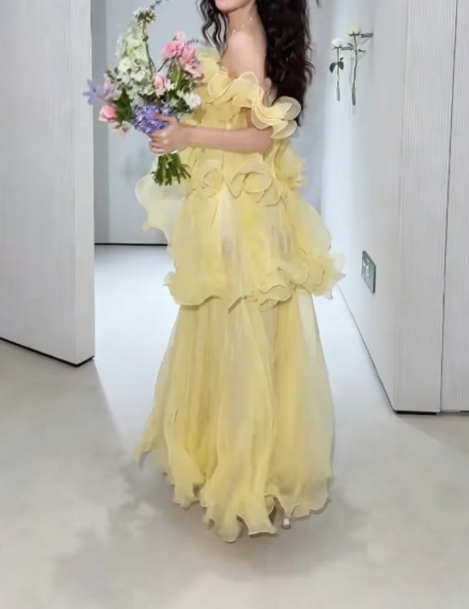 Lovely Off-Shoulder Ruffled Prom Dress Yellow Tiered Chiffon A-Line Evening Dress GG6278