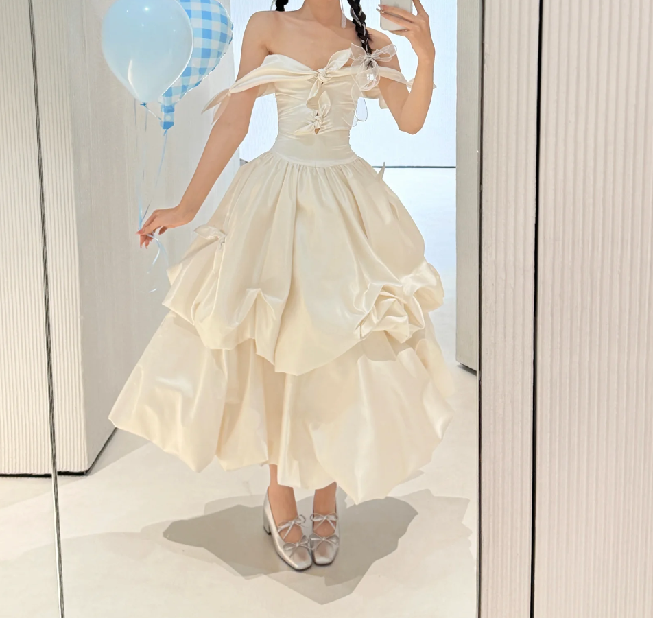 Attractive V Neck Satin Wedding Dress White A-Line Bridal Dress GG6281