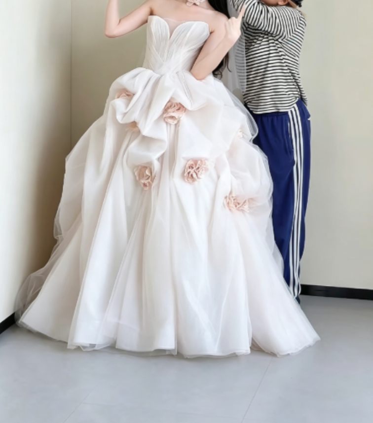 Classical Sweetheart 3D Floral Wedding Dress White Tulle A-Line Bridal Dress GG6292