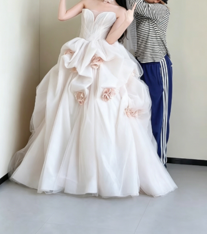 Classical Sweetheart 3D Floral Wedding Dress White Tulle A-Line Bridal Dress GG6292