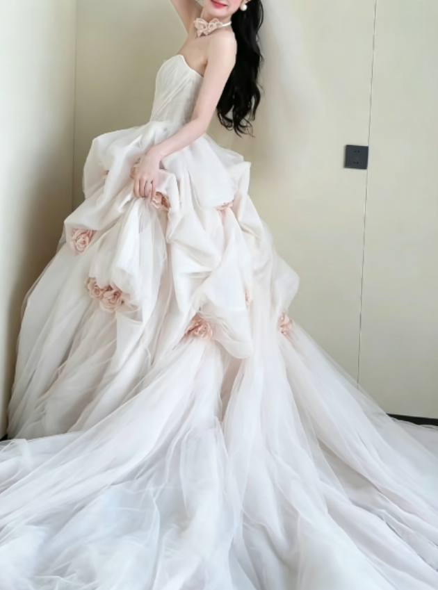 Classical Sweetheart 3D Floral Wedding Dress White Tulle A-Line Bridal Dress GG6292