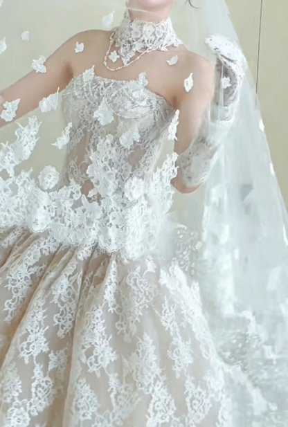 Graceful Strapless White Wedding Dress Lace Tulle A-Line Bridal Dress GG6296