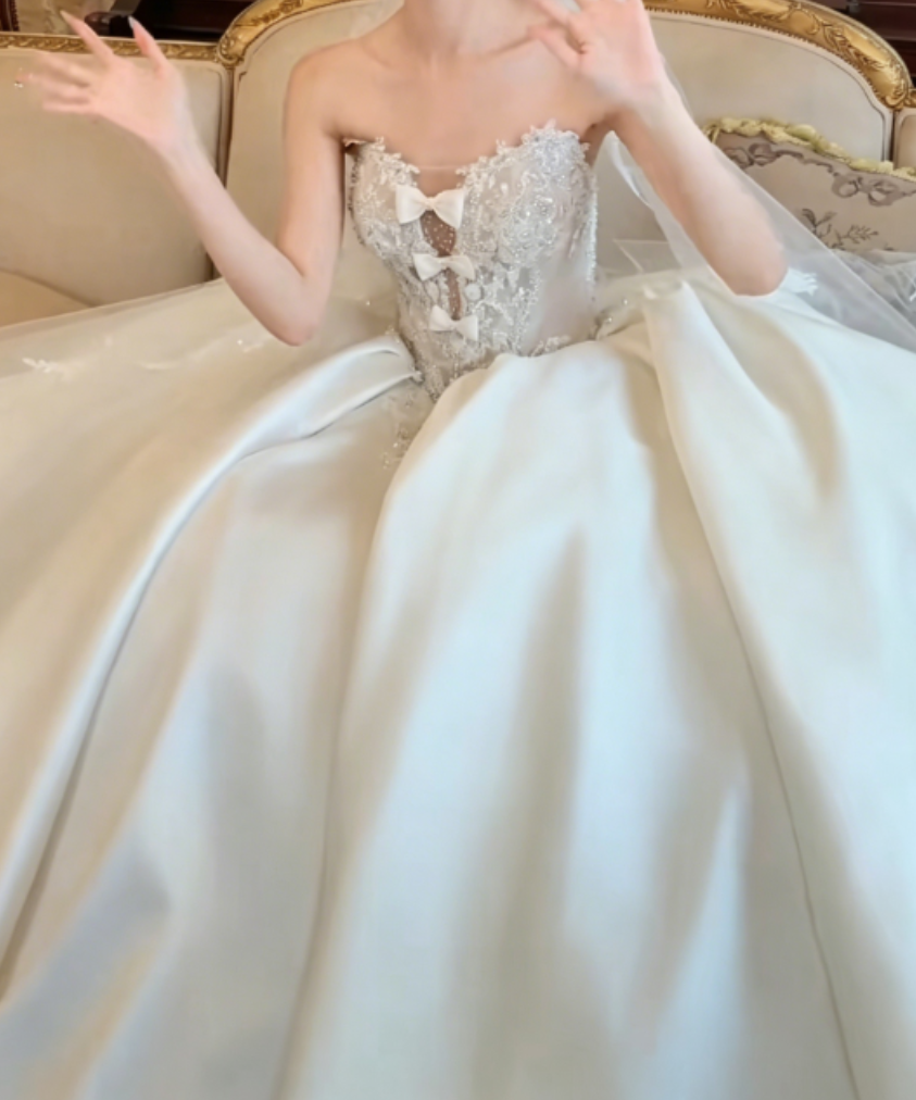 Luxury Strapless Beaded Wedding Dress Bows Satin A-Line Bridal Dress GG6305