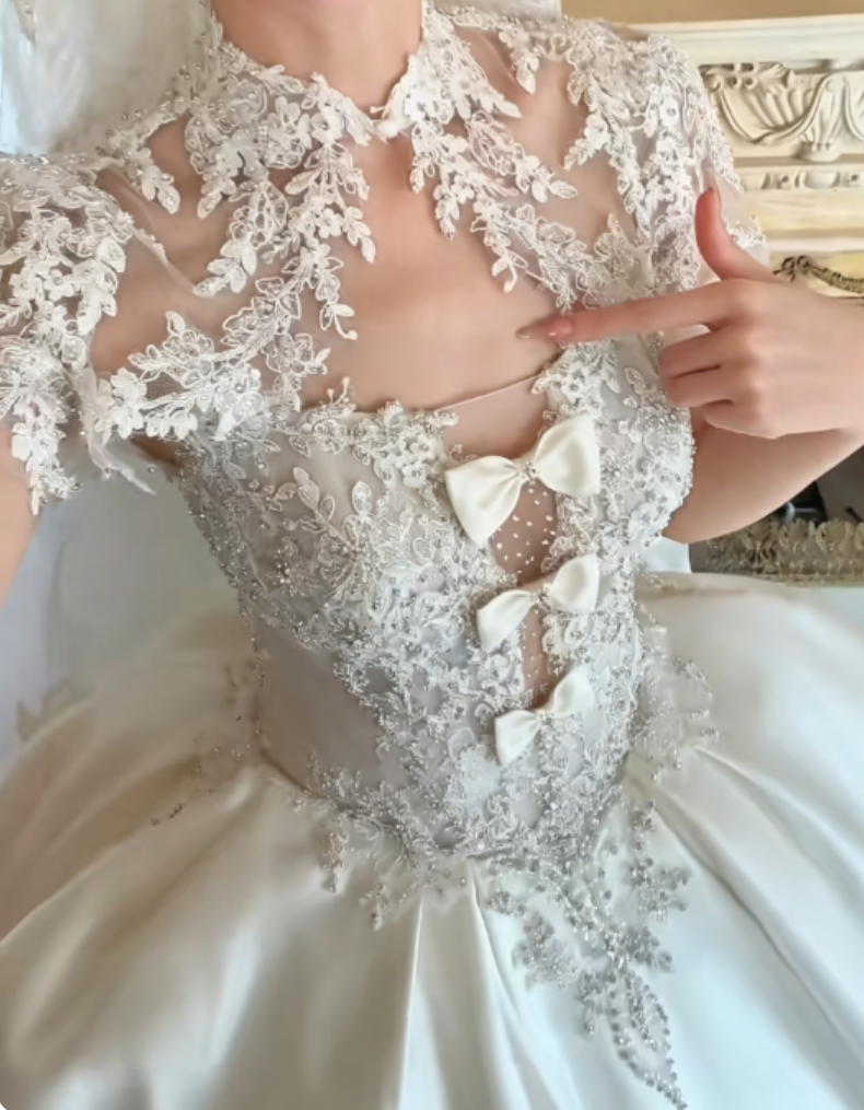 Luxury Strapless Beaded Wedding Dress Bows Satin A-Line Bridal Dress GG6305