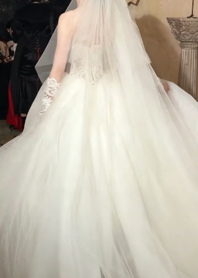 Attractive Strapless Lace Wedding Dress Tulle A-Line Bridal Dress GG6315