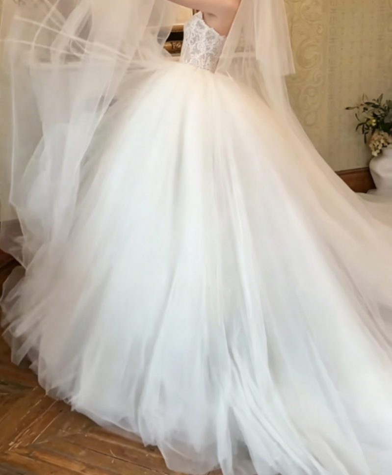 Attractive Strapless Lace Wedding Dress Tulle A-Line Bridal Dress GG6315
