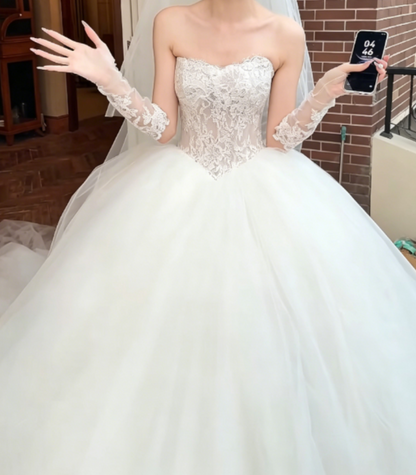 Attractive Strapless Lace Wedding Dress Tulle A-Line Bridal Dress GG6315
