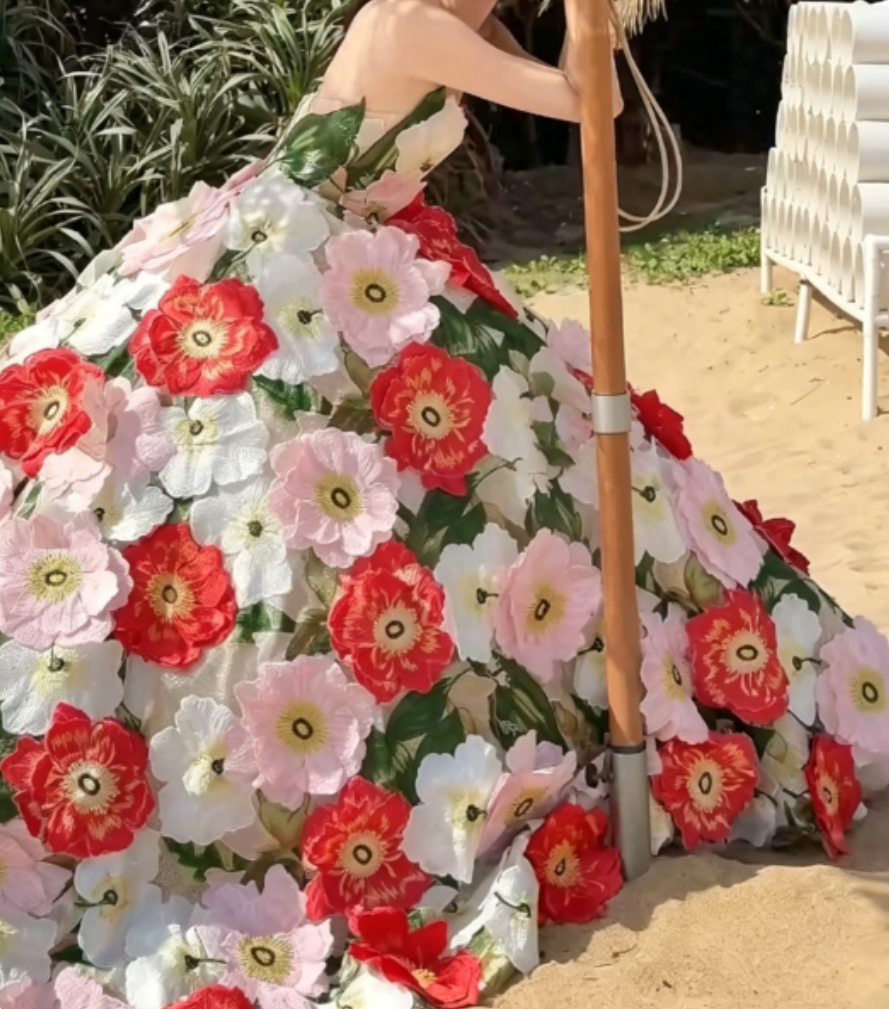 Unique Strapless Floral Prom Dress Appliques A-Line Evening Dress GG6327