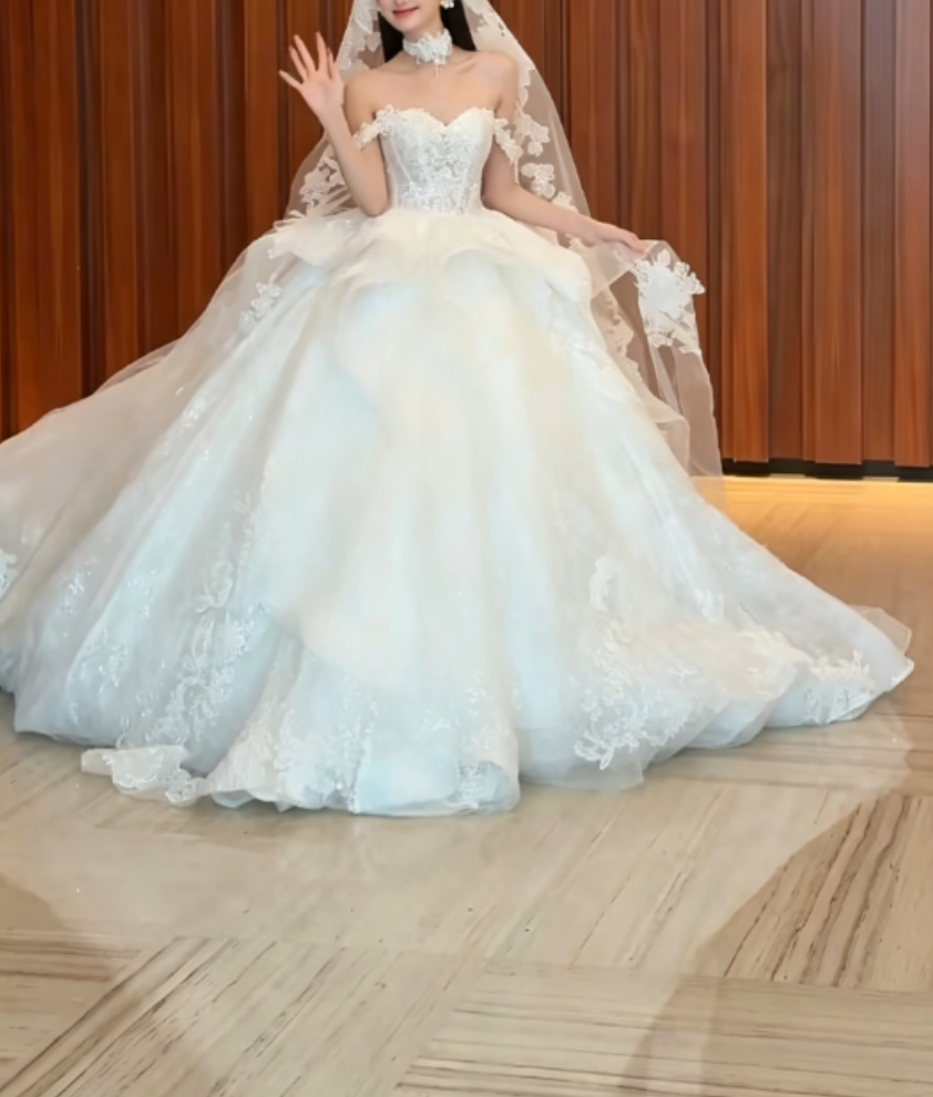 Charming Off-Shoulder White Wedding Dress Appliques Sequins A-Line Bridal Dress GG6348