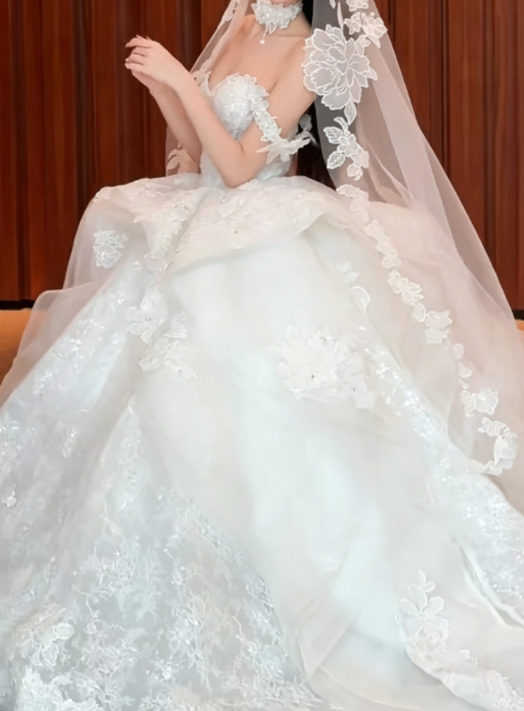 Charming Off-Shoulder White Wedding Dress Appliques Sequins A-Line Bridal Dress GG6348