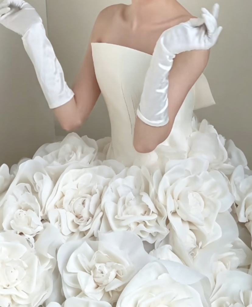 Ornate Strapless Satin Wedding Dress Handmade Flowers A-Line Bridal Dress GG6377