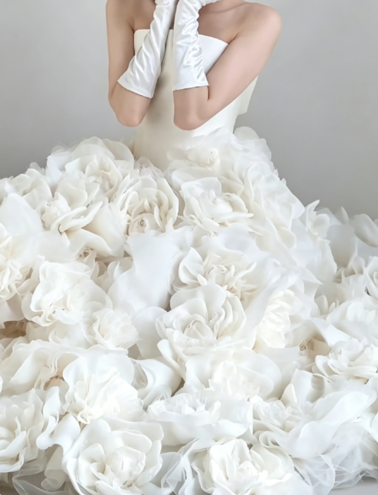 Ornate Strapless Satin Wedding Dress Handmade Flowers A-Line Bridal Dress GG6377