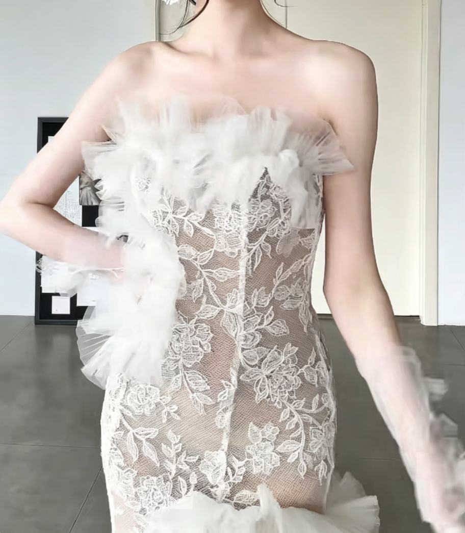 Unique Strapless Slit Beige Wedding Dress Lace Ruffles Tulle Mermaid Bridal Dress GG6438