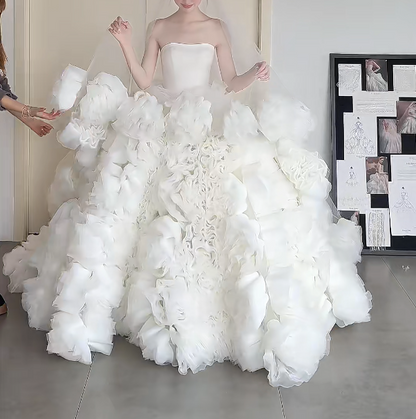 Charming Strapless White Wedding Dress Ruffles Handmade Flowers A-Line Bridal Dress GG6439