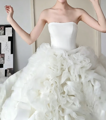 Charming Strapless White Wedding Dress Ruffles Handmade Flowers A-Line Bridal Dress GG6439