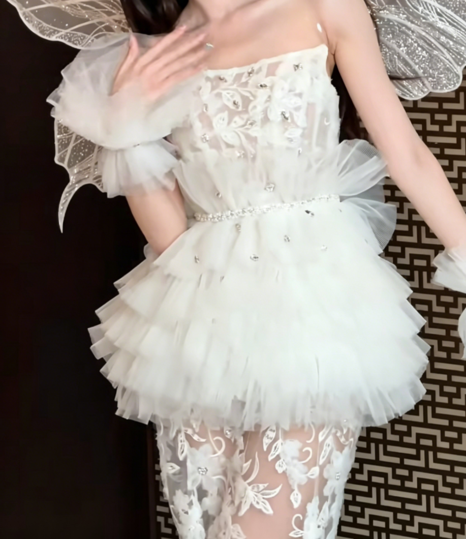 Trendy Strapless Slit Wedding Dress Crystals Tulle Sheath Bridal Dress GG6440