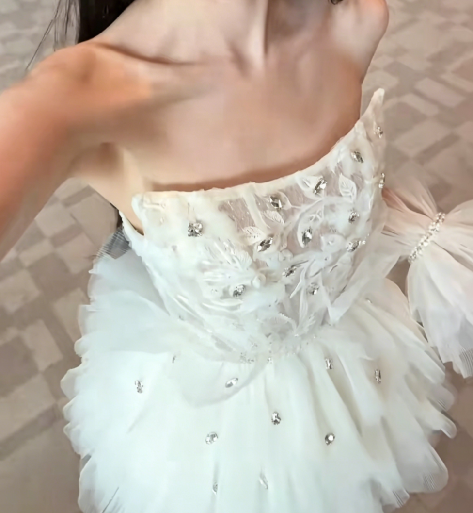 Trendy Strapless Slit Wedding Dress Crystals Tulle Sheath Bridal Dress GG6440