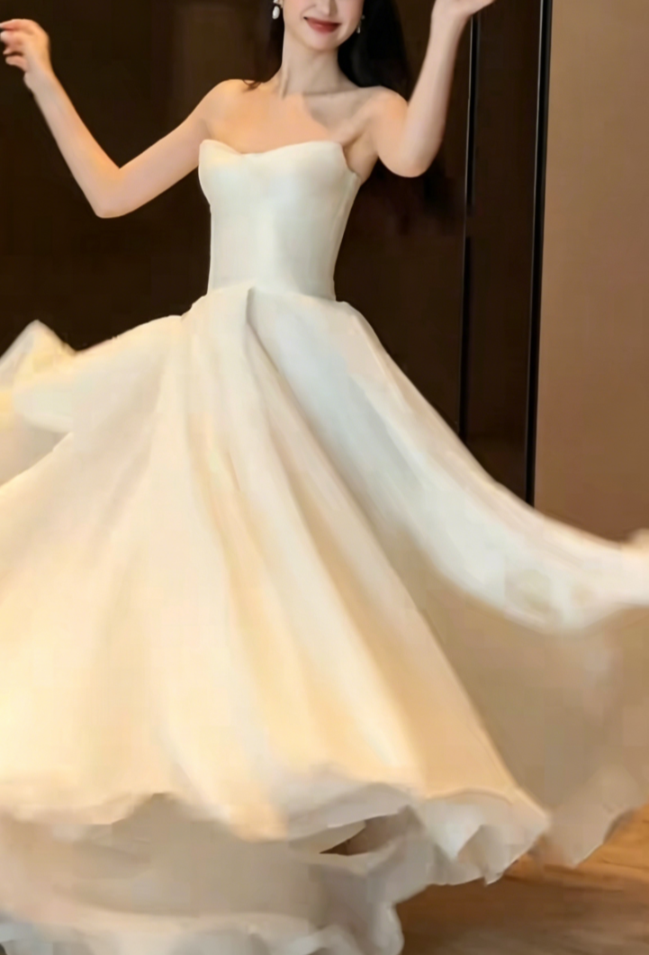 Ornate Strapless White Wedding Dress Tulle A-Line Bridal Dress GG6450