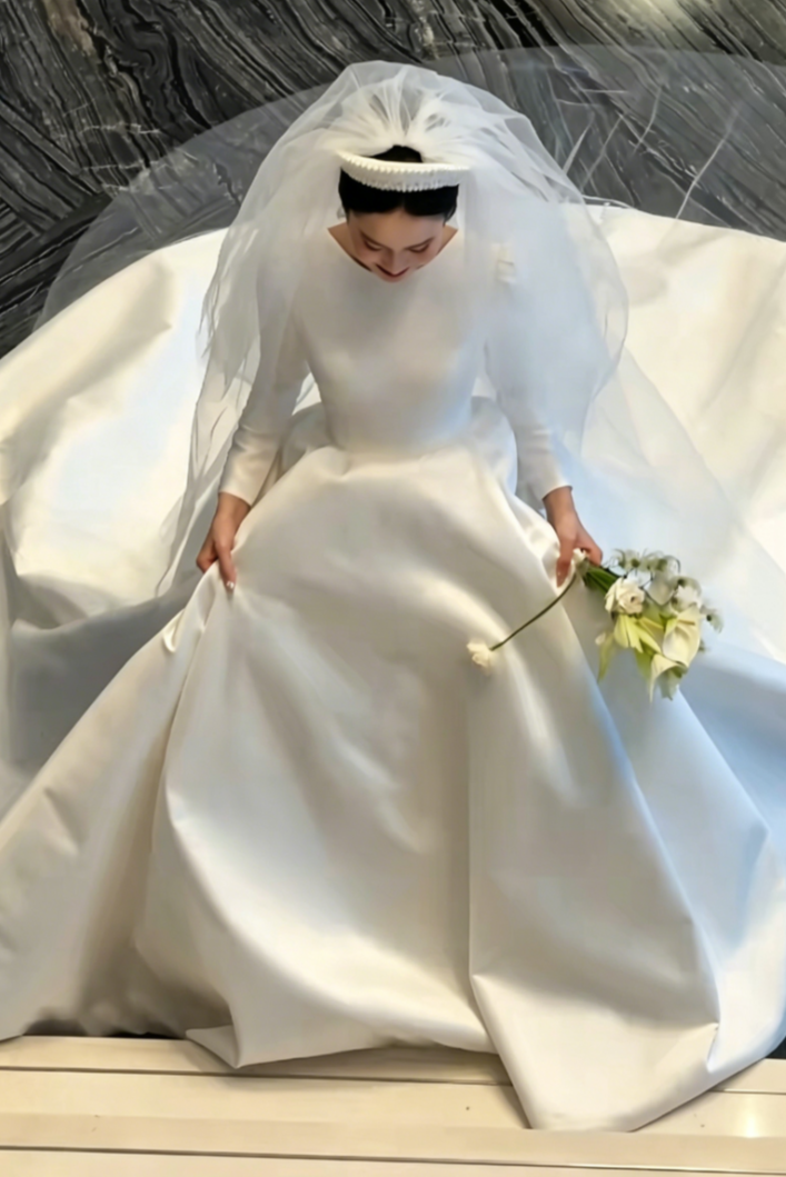 Simple Satin Wedding Dress Long Sleeve A-Line Bridal Dress GG6456