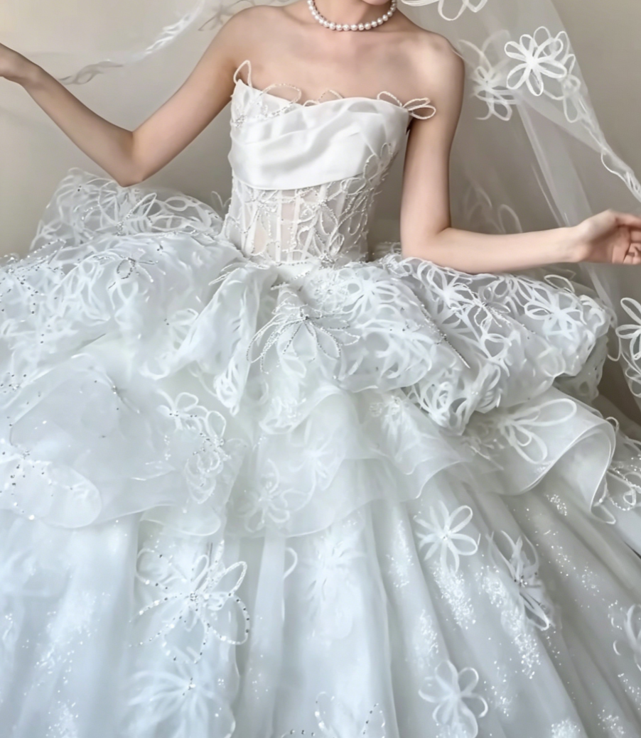 Charming Strapless Appliques Wedding Dress Sequins A-Line Bridal Dress GG6464