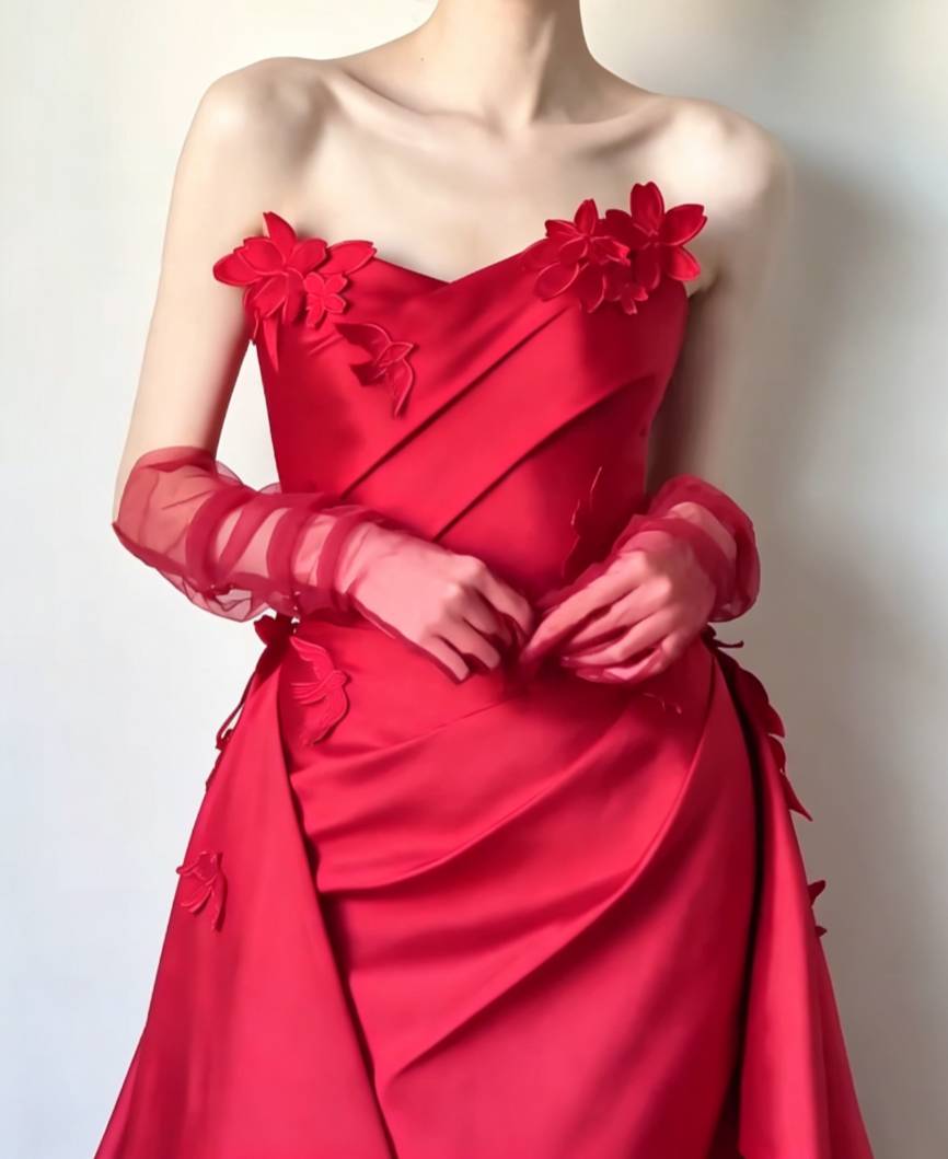 Unique Strapless Red Prom Dress Appliques Satin A-Line Evening Dress GG6467