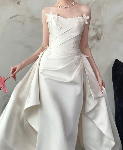 Playful Strapless Satin Wedding Dress Appliques Mermiad Bridal Dress GG6480