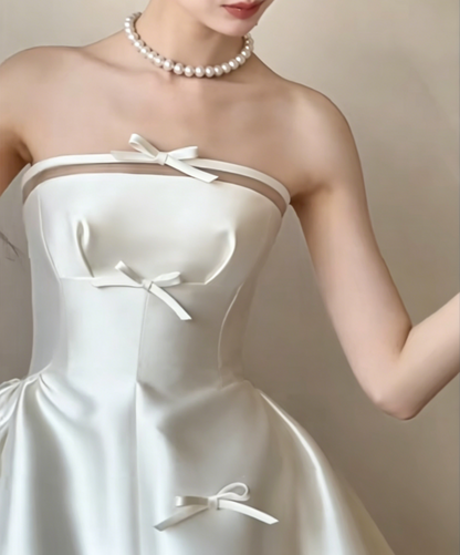 Unique Strapless White Wedding Dress Satin Bows A-Line Bridal Dress GG6492