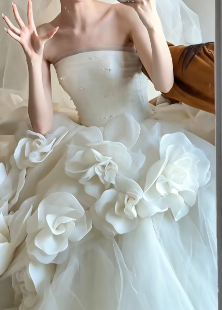 Ornate Strapless Beads Wedding Dress Handmade Flowers A-Line Bridal Dress GG6493