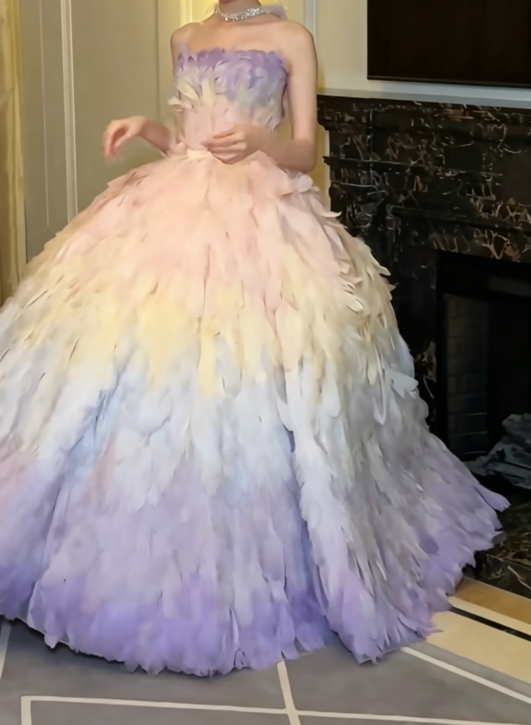 Charming Strapless Gradient Prom Dress Feather A-Line Evening Dress GG6539