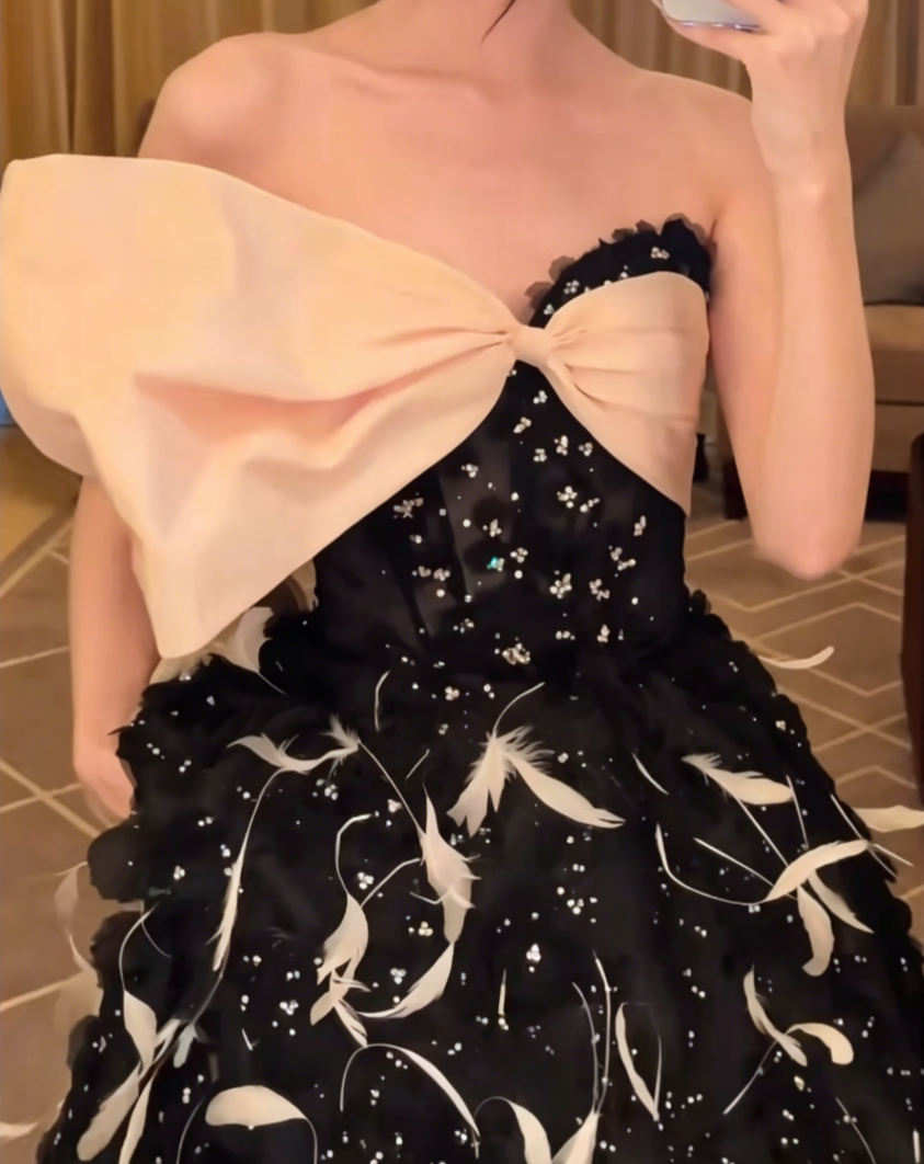 Attractive Strapless Black Prom Dress Sequins Feather A-Line Evening Dress GG6540