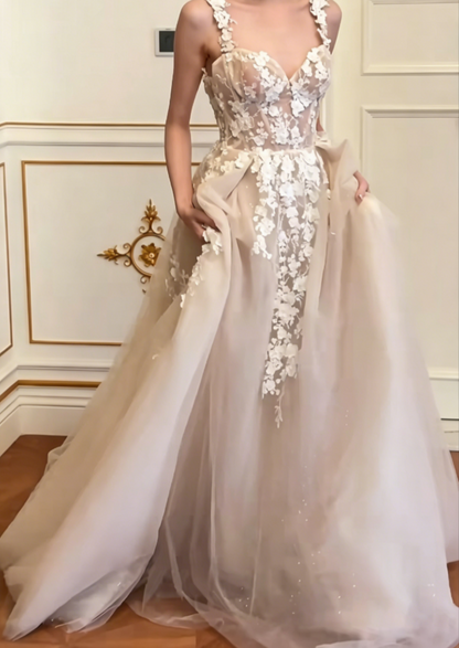Ornate Spaghetti Straps Appliques Wedding Dress Tulle A-Line Bridal Dress GG6557