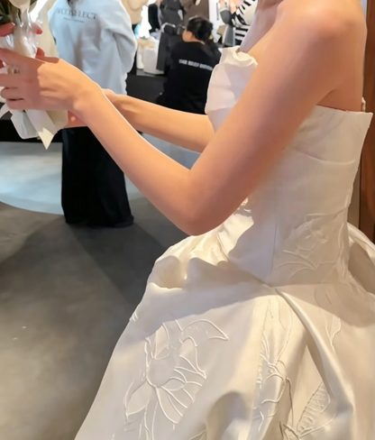 Playful Strapless Jacquard Wedding Dress Satin A-Line Bridal Dress GG6575