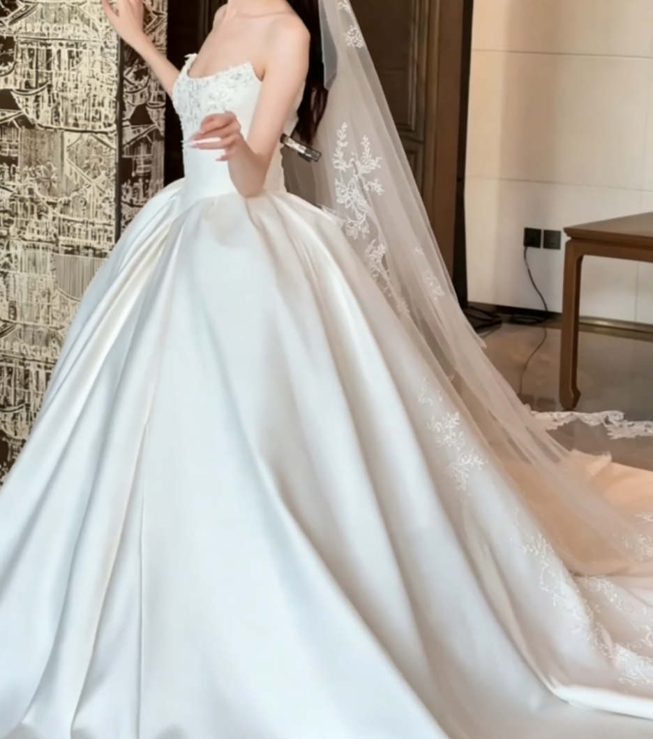 Chic Strapless Wedding Dress Beaded Satin A-Line Bridal Dress GG6598