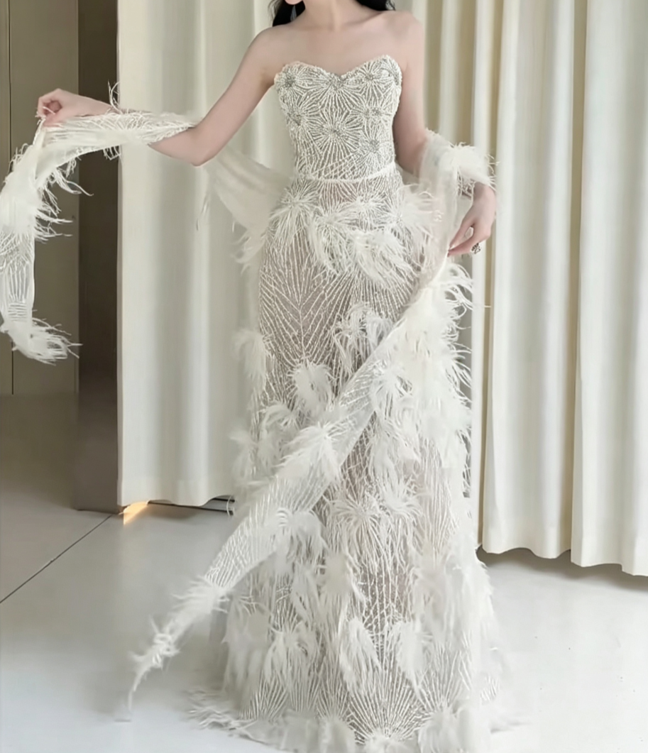 Playful Strapless Beaded Wedding Dress Feather A-Line Bridal Dress GG6607