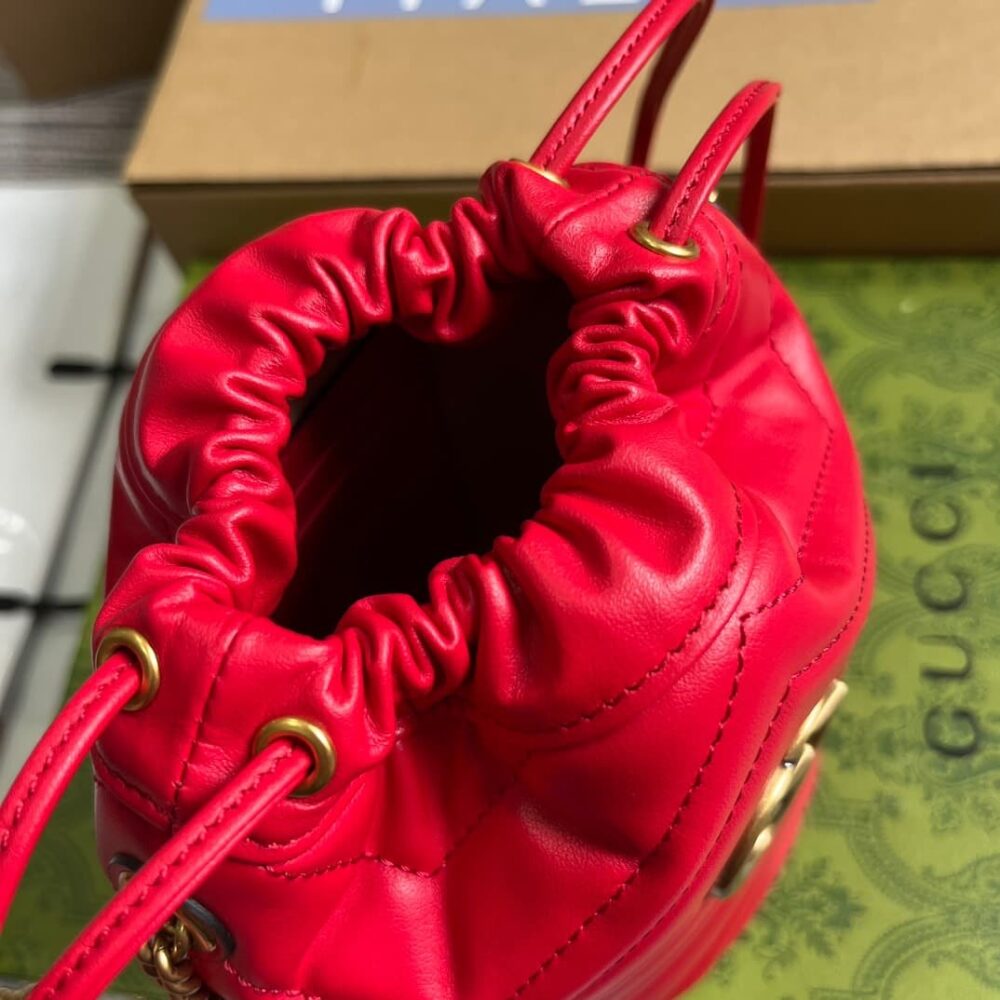 Gucci GG Marmont Matelassé Chevron Mini Bucket Bag Red 13Cm 575163 DTDHT 6832