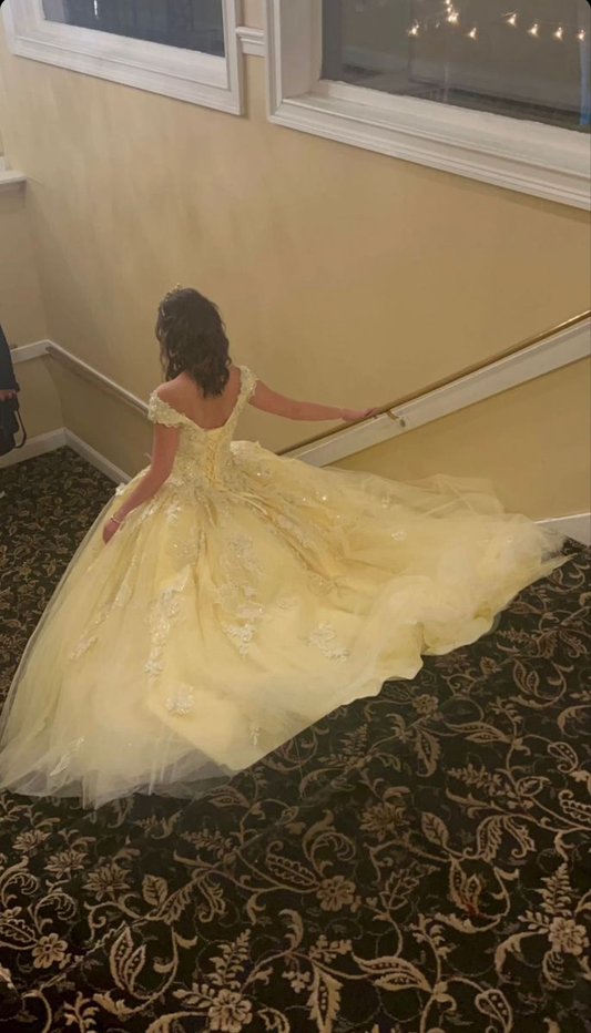 Classy Yellow Off The Shoulder Ball Gown Sweet Tulle Lace Appliques Formal Birthday Quinceanera Dress
