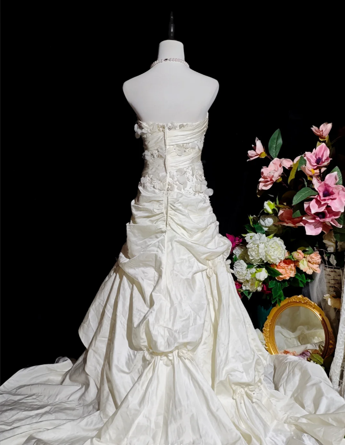 Pretty Ivory Strapless Satin Pleated Appliques Mermaid Party Dress Long Birthday Evening Gown