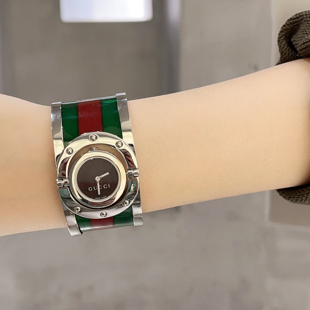 Gucci 112 The Twirl Black Dial 33Mm