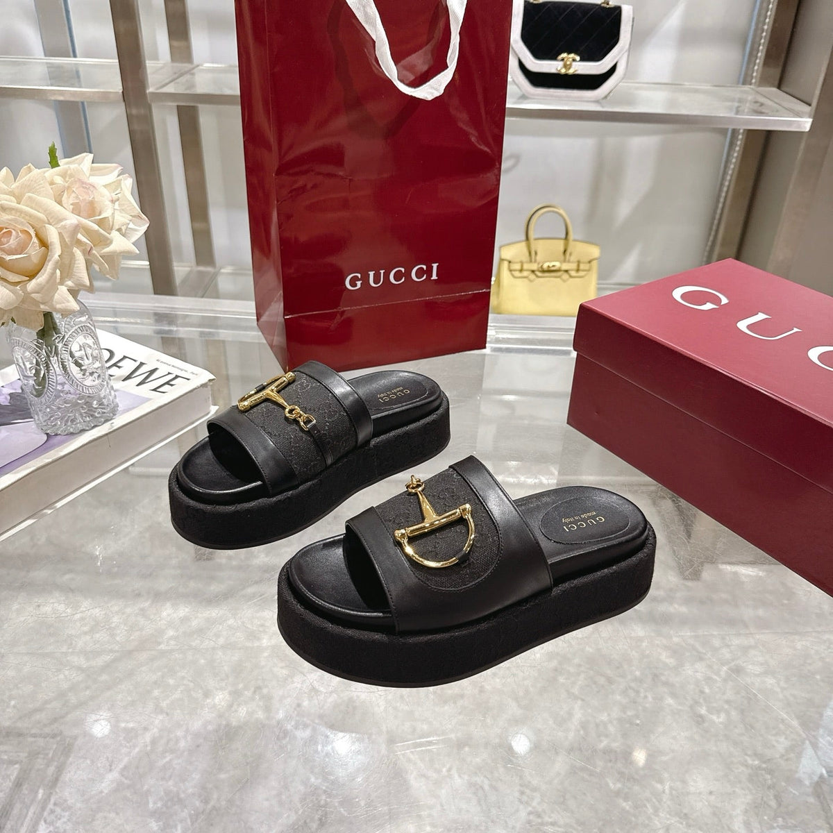 GUCCI WOMEN’S PLATFORM SLIDES WITH HORSEBIT BLACK