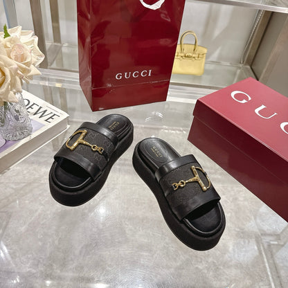 GUCCI WOMEN’S PLATFORM SLIDES WITH HORSEBIT BLACK