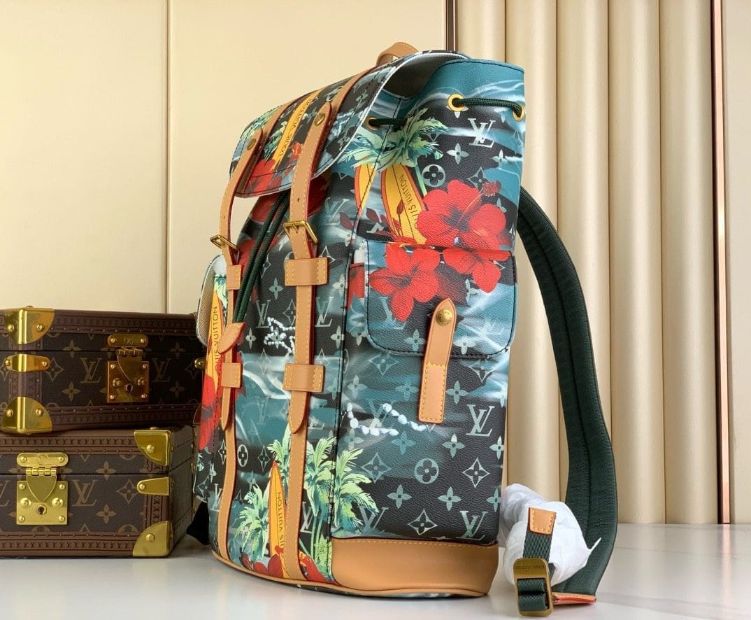 Louis Vuitton M24996 Christopher MM