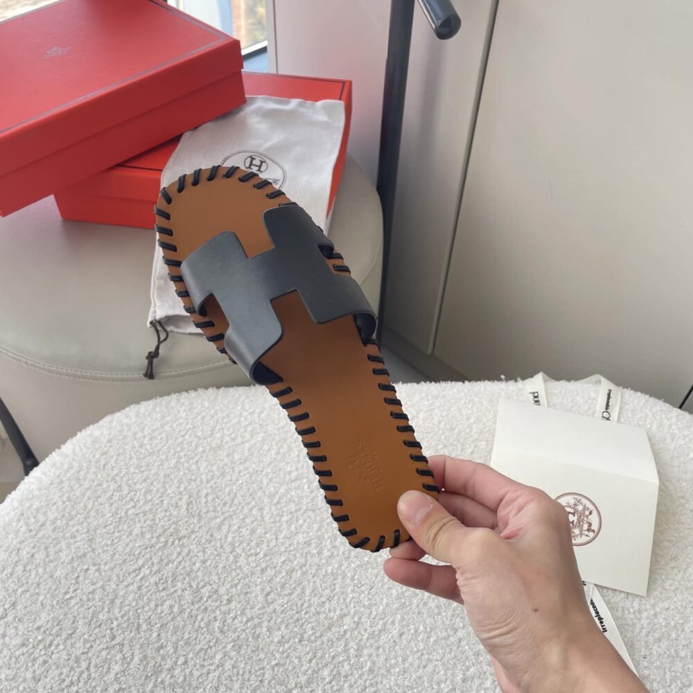 Hermes Oran Sandals Stitching In Black And Brown