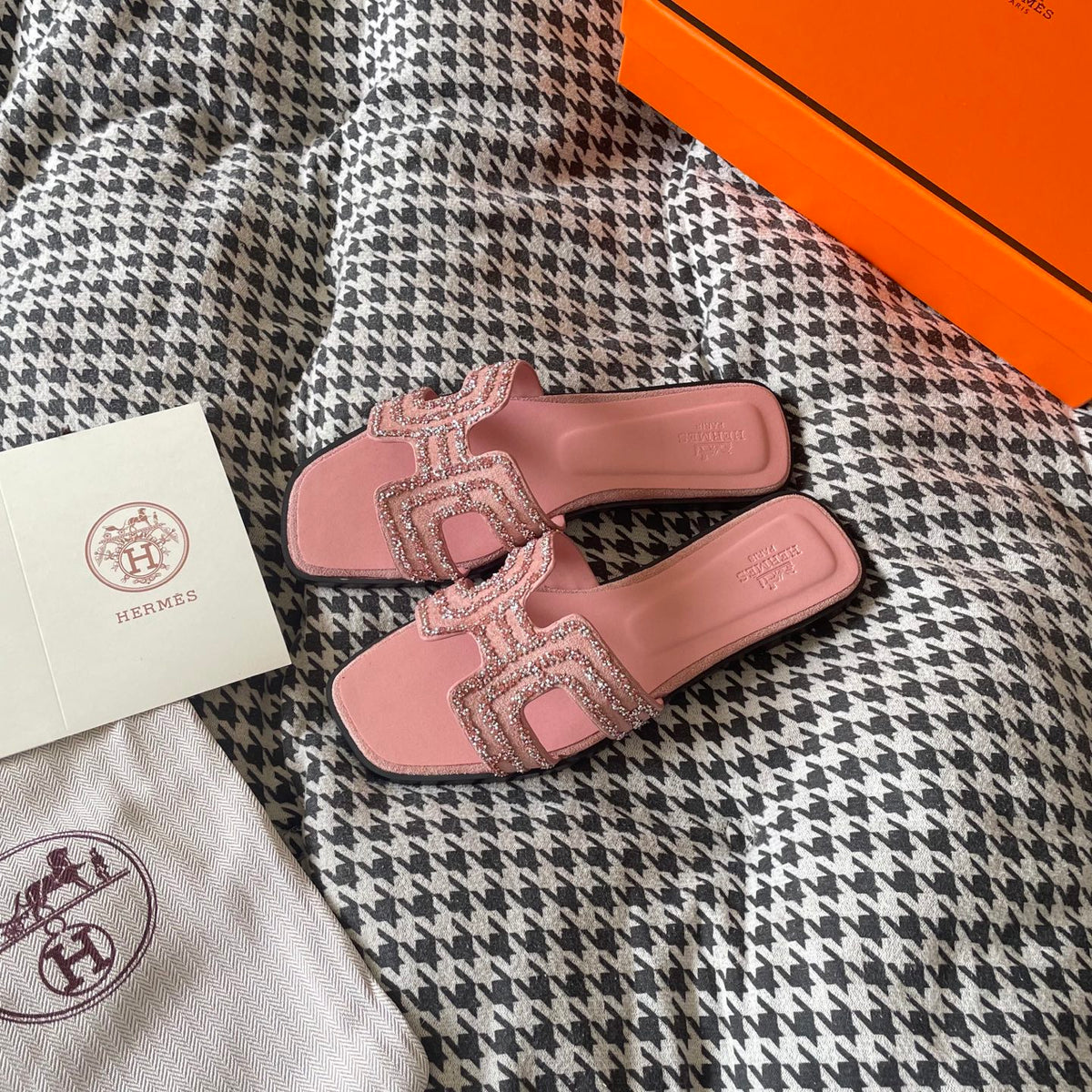 HERMES ORAN SANDAL ROSE AUBE H212010Z 9M380