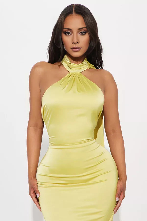 Hanging collar sleeveless strapless backless and floor length evening dress