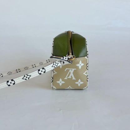 Louis Vuitton Monogram Beach Pouch