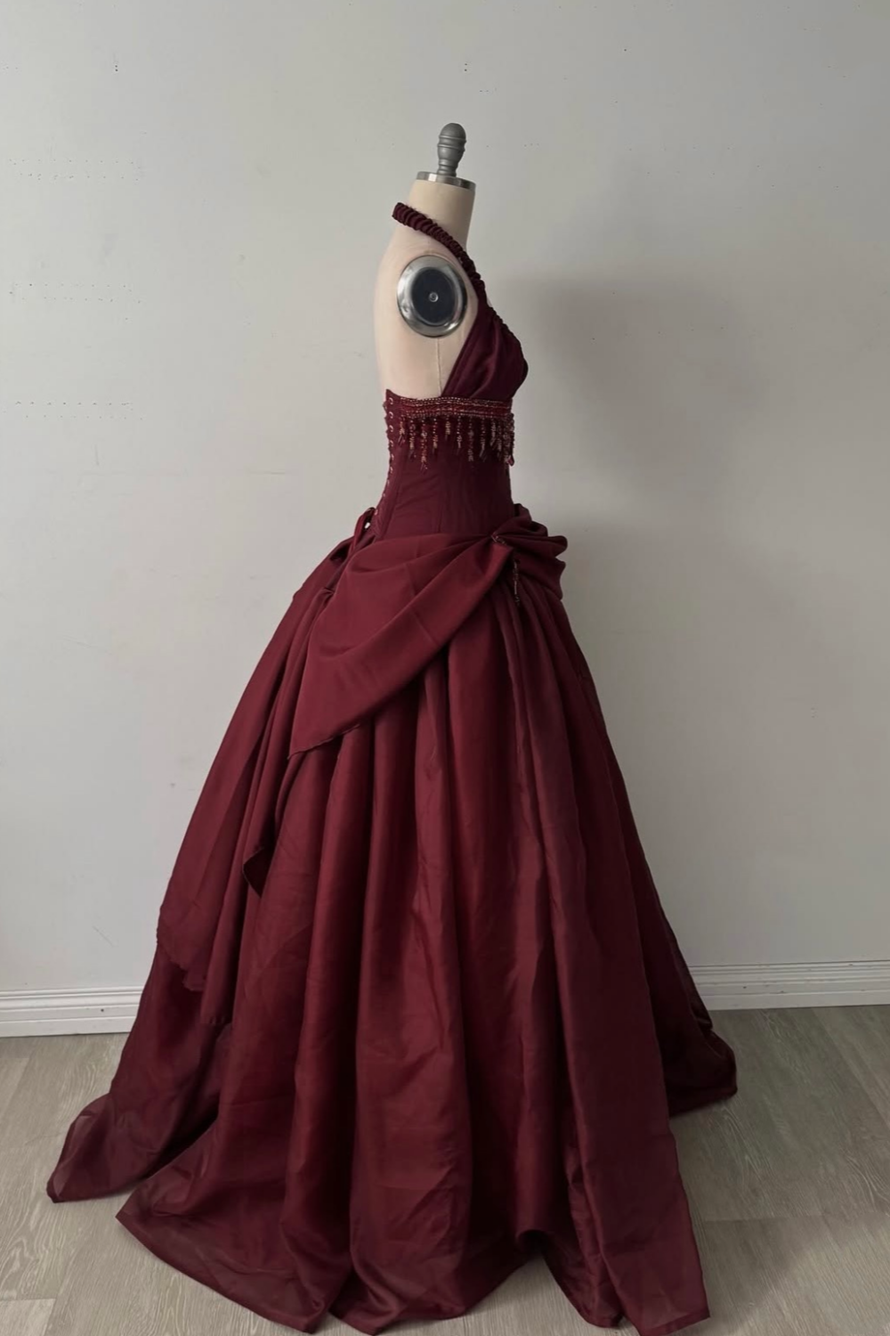 Burgundy vintage long beaded dress gh6643